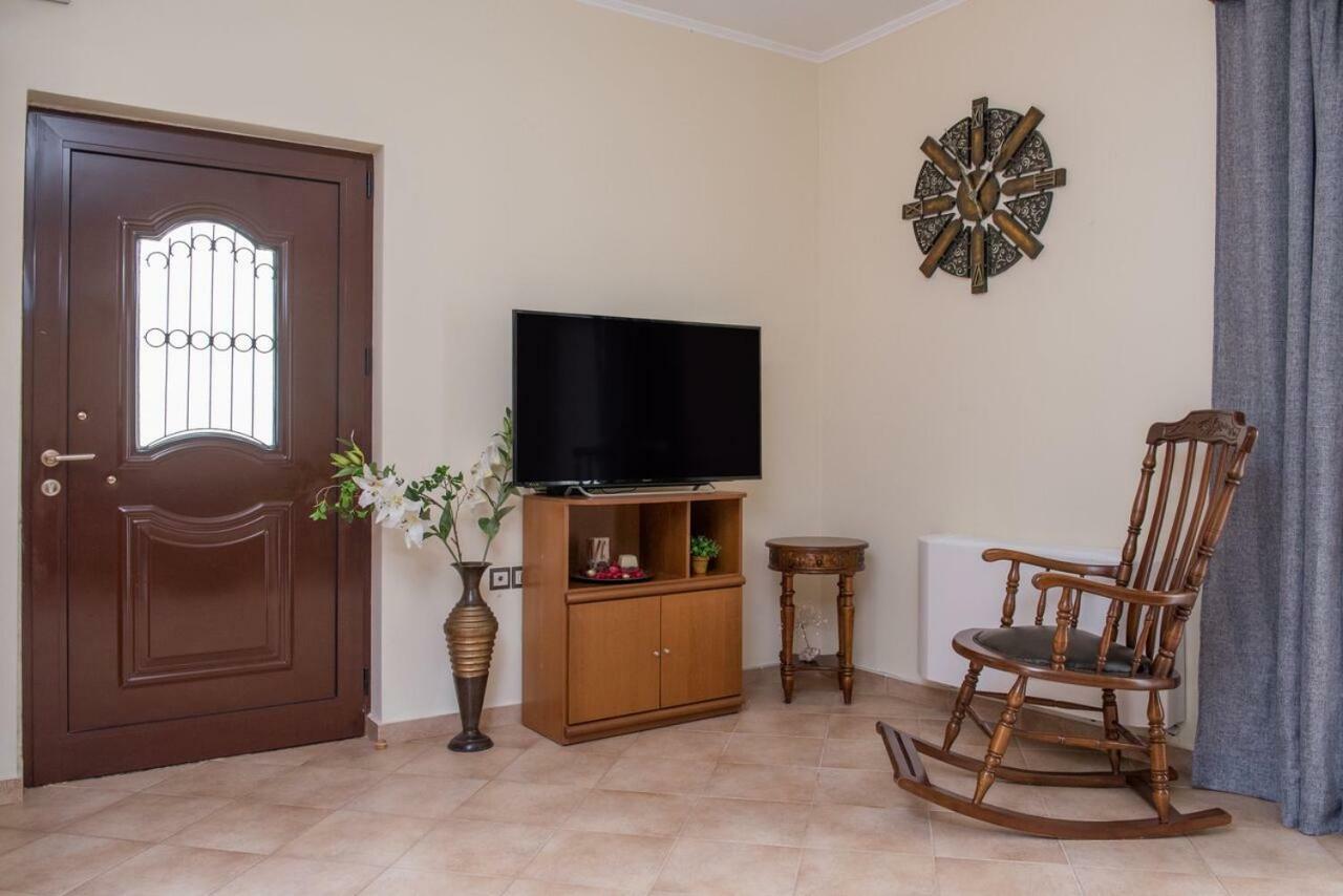 Marika Traditional Home Elos Экстерьер фото