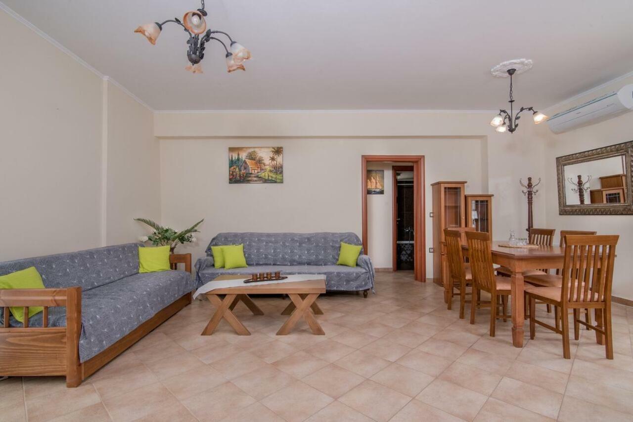 Marika Traditional Home Elos Экстерьер фото